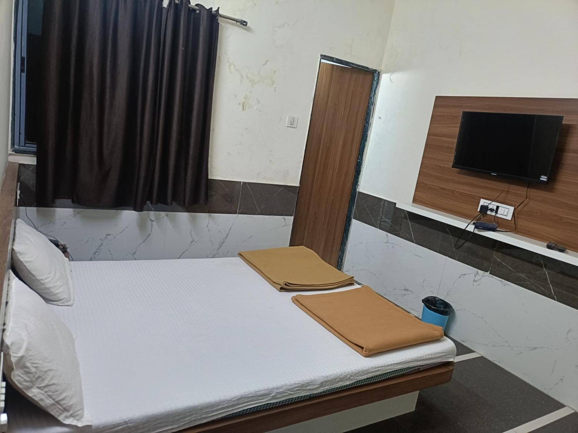 Hotel Mahalaxmi Dwarka  Exterior photo