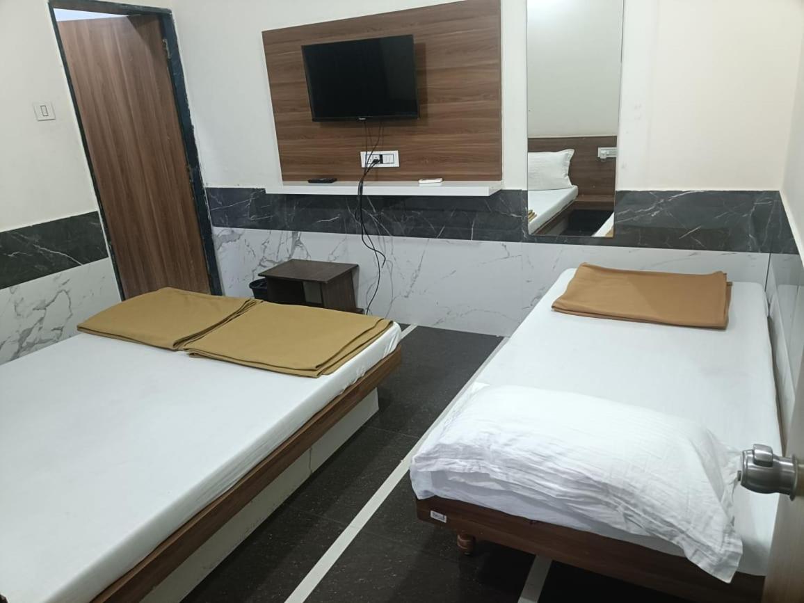 Hotel Mahalaxmi Dwarka  Exterior photo