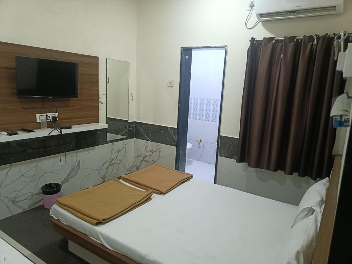 Hotel Mahalaxmi Dwarka  Exterior photo